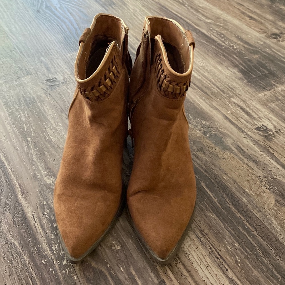 Qupid Boots!